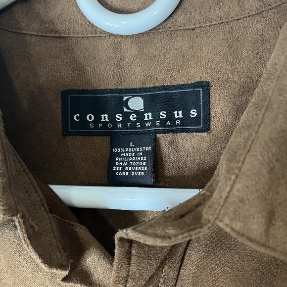 Consensus Sportswear Long Sleeve Faux Suede Brown Button Up - Picture 4 of 8